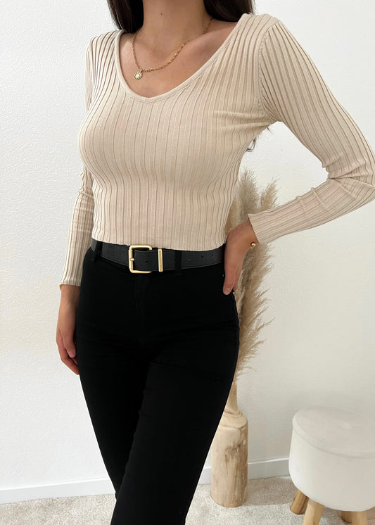 Gerippter Langarmpullover mit V-Ausschnitt in Beige